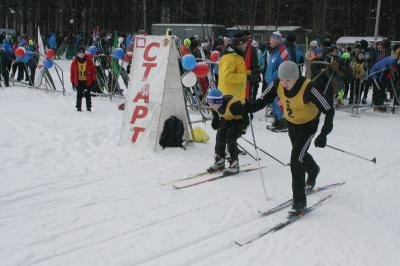 В Мемориальном парке стартовали соревнования открытого чемпионата и первенства Рязани по лыжным гонкам